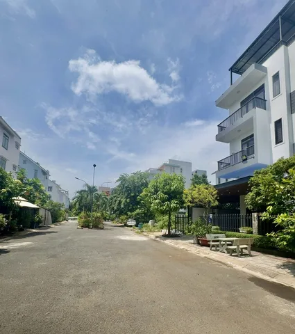 BÁN ĐẤT ĐƯỜNG DIỆP MINH TUYỀN, KDC GIA HÒA CAO CẤP, QUẬN 9 - DT 160M2 - ĐẤT TRỐNG NGANG KHỦNG 10M - GIÁ 15.5 TỶ