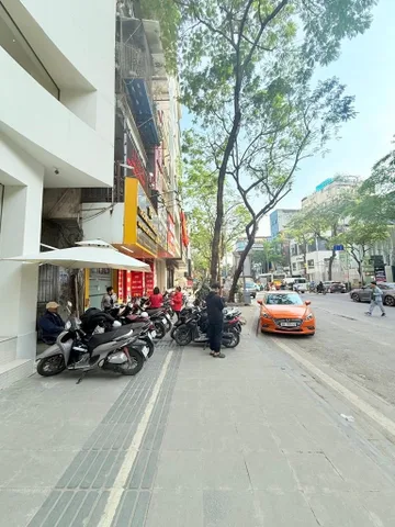 Bán Nhà riêng 182m² thổ cư 182m² giá 108 tỷ tại Đường Thái Hà Phường Láng Hạ Quận Đống Đa Hà Nội