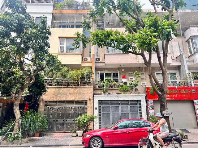 Bán nhà mặt phố Văn Phú, Hà Đông, full thổ cư 68m² giá 25.6 tỷ, vỉa hè rộng, kinh doanh đỉnh