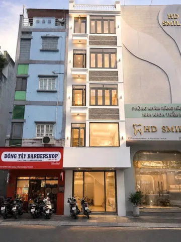Bán Nhà Mặt Tiền 125 Huỳnh Văn Bánh, Phú Nhuận