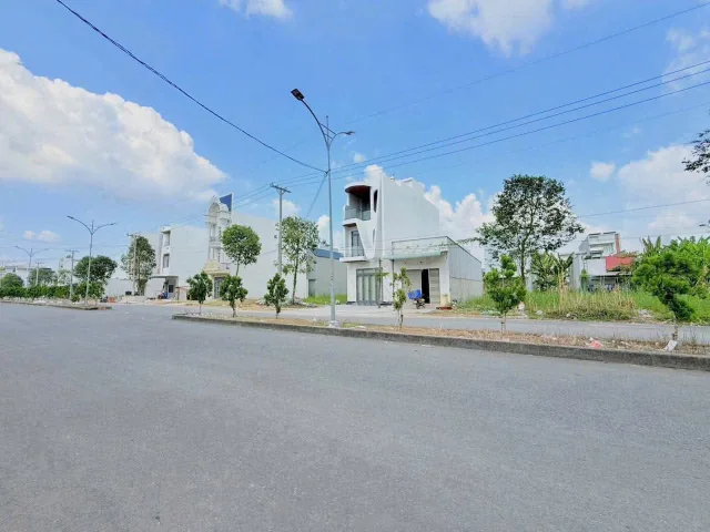 Cần bán gấp lô đất 100m² full thổ giá 950 triệu tại Phường Đông Hòa Thành phố Dĩ An Bình Dương