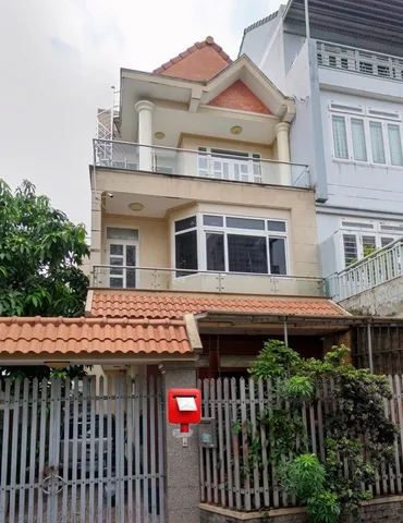 BÁN NHÀ PHƯỚC LONG B, QUẬN 9 - DT 132M2 - 3 TẦNG NGANG 7.5M - MẶT TIỀN KINH DOANH TỐT - GIÁ 15 TỶ