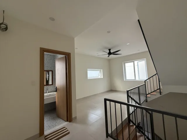 Bán nhà mới 100%,  1 trệt 2 lầu, ngang 7m, KDC Lovera Park