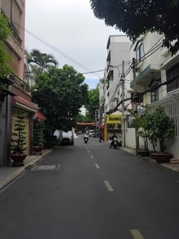NGAY NGUYỄN MINH HOÀNG, KHU K300 - MẶT TIỀN ĐƯỜNG - NGANG BỀ THẾ - 3 TẦNG - GẦN 140M2 - HƠN 31T