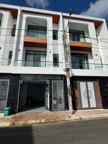 BÁN NHÀ 2 MÊ MT HẺM 25 MAI THỊ LỰU FULL THỔ CƯ