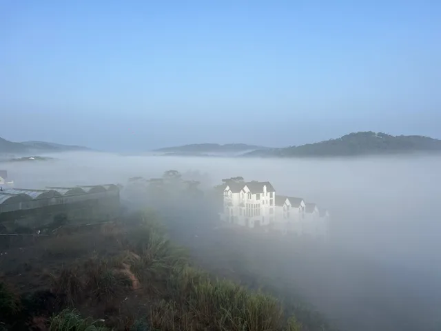 Nghỉ dưỡng view săn mây khu độc lập. yên tĩnh chỉ có 12 nền riêng biệt an ninh và riêng tư