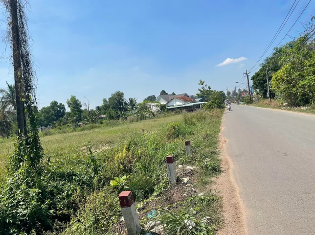 Bán Đất 500m² thổ cư 200m² giá 890tr, cách 100 có kinh doanh quán Café, Bàu Bàng Bình Dương