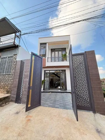 NHÀ 1 TRỆT 1 LẦU NGAY CÂY XĂNG ĐỨC HƯNG giá chỉ 1t950
