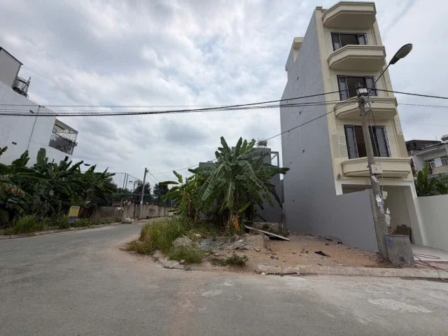 Bán đất 63m² full thổ cư ngang 4.4m giá 4,75 tỷ tại Phú Hữu, Quận 9