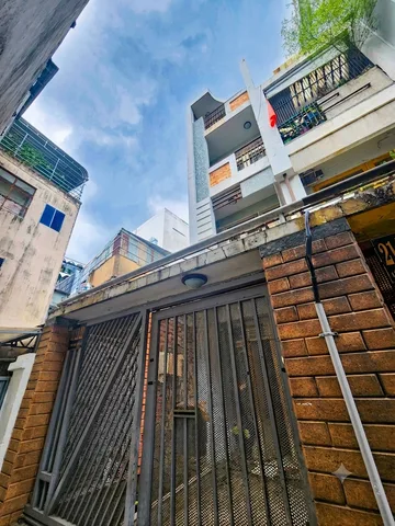 Bán nhà 60m2, 4 lầu chỉ nhỉnh 9,5 tỷ cách hẻm ô tô chỉ 5 m, ngay trung tâm quận 3