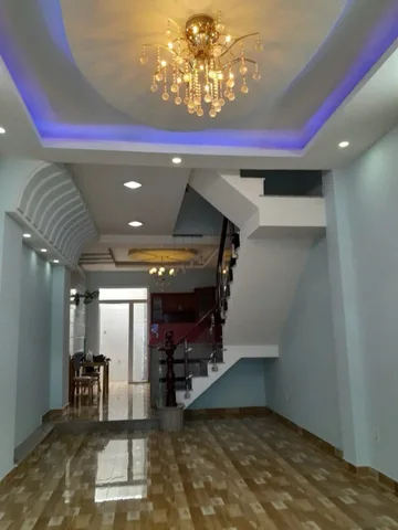 [L2449] Khan hiếm căn nhà vuông vắn sát Senturia 3 phút qua Gò Vấp, giá 8.x tỷ