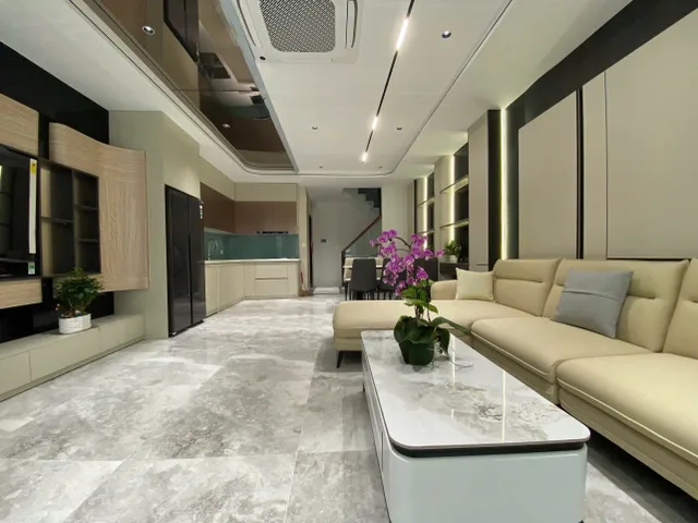 🔥 ĐỘC QUYỀN GIA THUỴ: PHÂN LÔ CÁN BỘ – 6 TẦNG THANG MÁY – Ô TÔ VÀO NHÀ 🔥