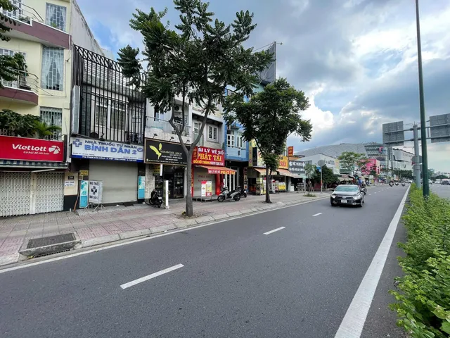 Nhà Trệt Lầu Mặt Tiền Phạm Văn Đồng gần TTTM Gigamall Thủ Đức, 12 triệu/tháng