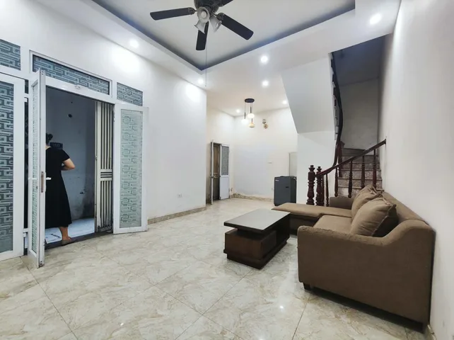CHO THUÊ NHÀ NGUYÊN CĂN VĨNH PHÚC, BA ĐÌNH, GẦN Ô TÔ, NGÕ THÔNG, 5 NGỦ - 10.5 TRIỆU