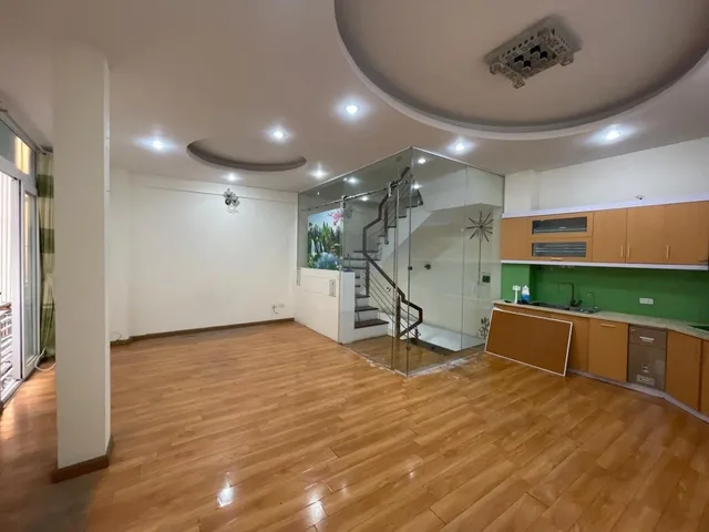 Bán Nhà Khu Đội Cấn - Ba Đình | 43m2 6 Tầng | Lô Góc, 50M Ra Phố | Khu Dân Trí Cao