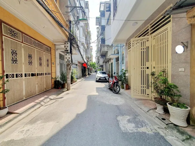 Cho thuê Nhà ngõ 105  Xuân La, Tây Hồ 38M x 4.5T giá 14.5 triệu NGÕ Ô TÔ