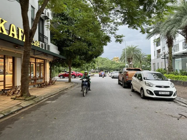 Bán đất mặt phố Nguyễn Khắc Viện: 50m2, lô góc, đường 13m, ngay sát trường Chu văn An