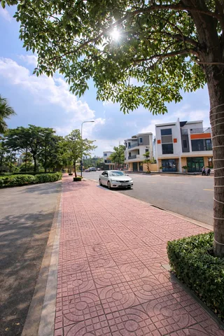 Nhà Phố Vị Trí Hiếm! Mặt Tiền Đường Thông 22m Lê Thị Trung, Thuận An Giá Đầu Tư Chỉ 4.3 Tỷ/Căn