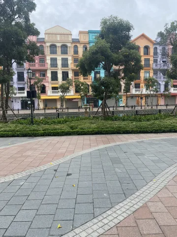 Cần bán căn hộ 1 ngủ + tầng 23 nội thất châu âu, nhà đang hoàn thiện bán cắt lỗ. Ai có nhu cầu alo.