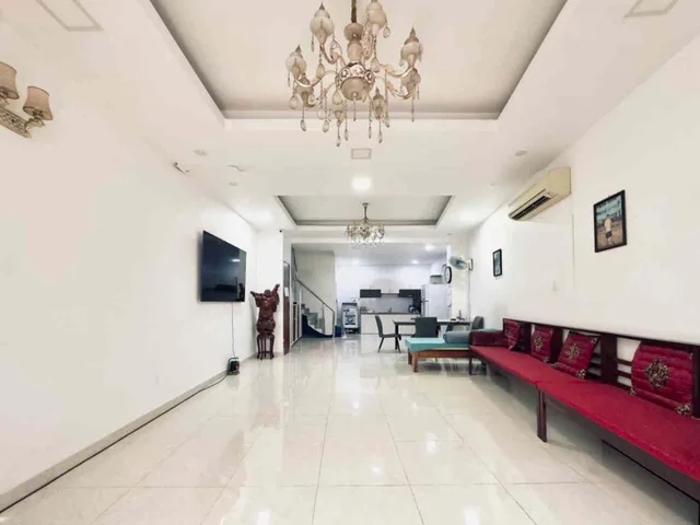 Nhà cần bán - Búi Thị Xuân - Tân Bình - Đt 86 m2 - Hẻm 3 m - Ngày chợ Phạm Văn Hai