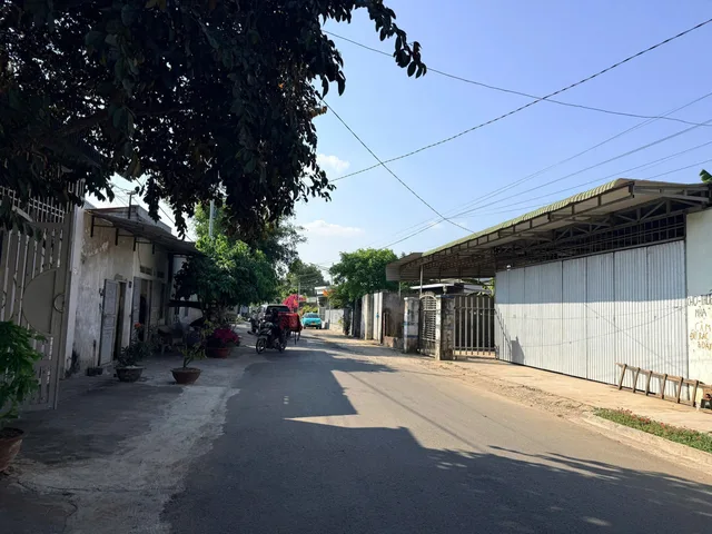 MẶT TIỀN ĐƯỜNG Trần Bình Trọng xã Ea Kar 
Diện tích: 9,3 × 6m (51,3m2)