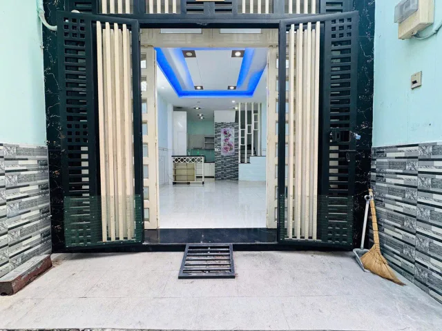 PHÚ NHUẬN – SÁT ĐƯỜNG PHAN ĐÌNH PHÙNG– 5 TẦNG
