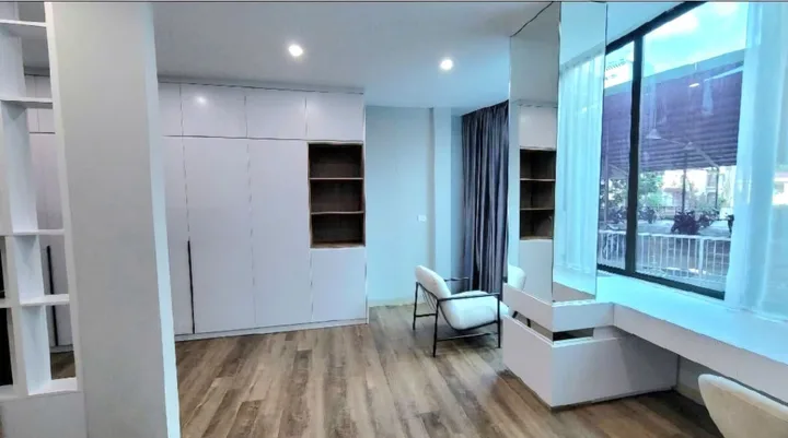 BÁN NHÀ NGUYỄN THỊ ĐỊNH - GẦN PHỐ - SÂN VƯỜN TRƯỚC NHÀ - THOÁNG SÁNG VĨNH VIỄN