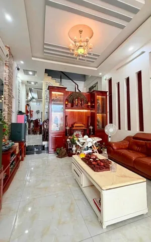 Cần bán gấp căn nhà tại Q9 DT80m2, SHR, hỗ trợ BANK