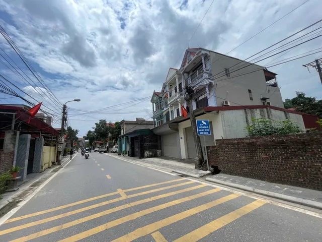 Cần bán 101m thổ cư thô Phú Hữu, đất vuông vắn, giá 5,x tỷ, sổ cất két sẵn giao dịch