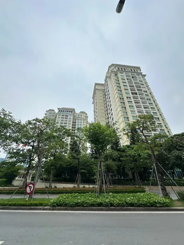 🏡 Căn Hộ Ciputra Nam Thăng Long (Tòa E01) | 153m² | Tầng 5 | 2 Ban Công Thoáng | Sổ Đỏ Chính Chủ | Giá 14.2 Tỷ 📍 Bắc Từ Liêm, Hà Nội

📞 Liên hệ: Nga 0982318676