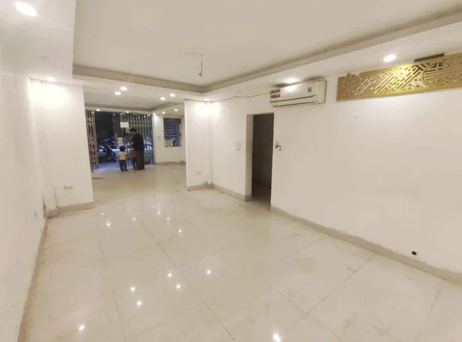 TẬP THỂ TẦNG 1 THÀNH CÔNG, BA ĐÌNH, Ô TÔ ĐỖ CỬA, SÂN RỘNG TRƯỚC NHÀ, VỪA Ở VỪA KINH DOANH