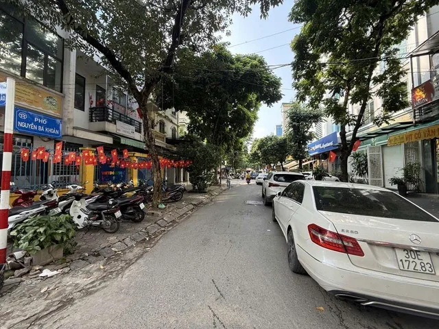 Bán Nhà Mặt Phố Trần Quốc Vượng. Cầu Giấy. Thang Máy. Ô Tô. DT 130m2. MT 6m. Giá 86.5 Tỷ.