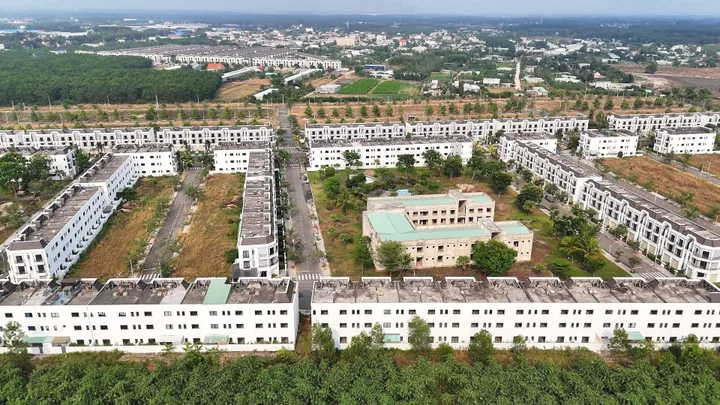 Bán đất full thổ cư ngang 5m giá 700 triệu Tại kdc Phúc An garden