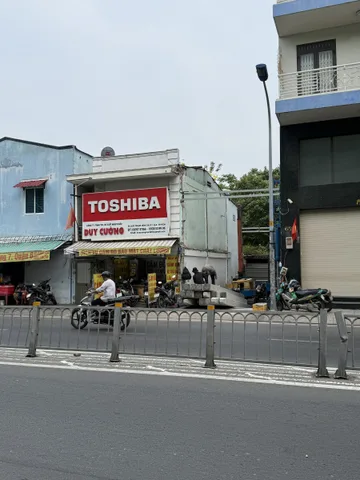 Nhà mặt tiền, đường Phạm Văn Chí