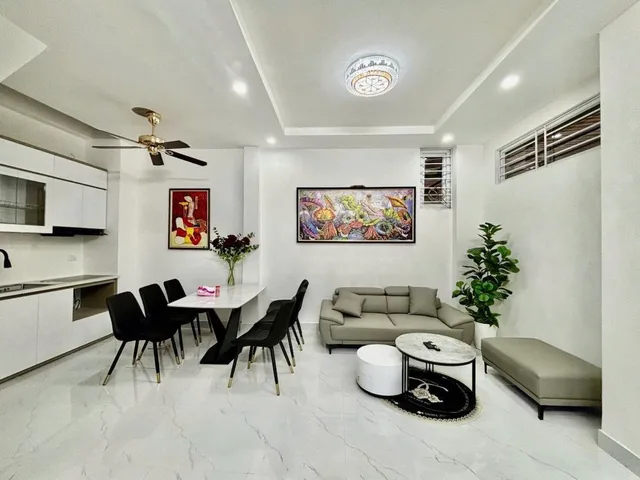 Bán Nhà Võ Chí Công Cầu Giấy 35m² 5 Tầng Gần StarLake – Ô Chờ Thang Máy – Giá 8 Tỷ