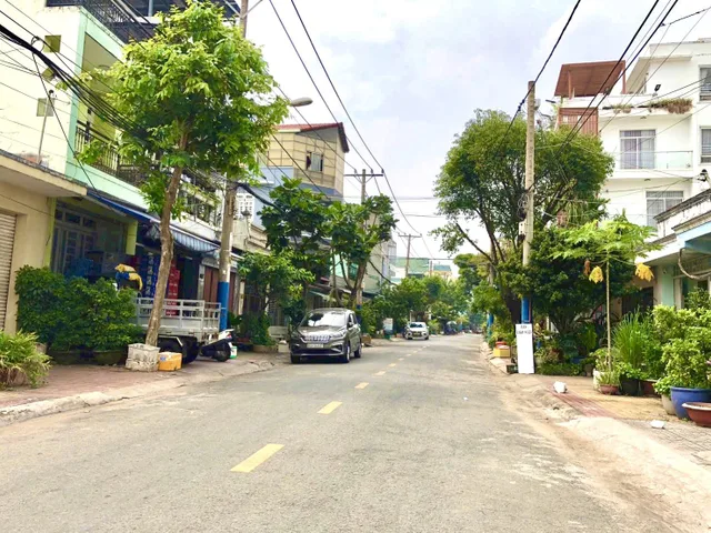 Bán Nhà C4, MT đường số 3, Phước Bình, Q9, DT 109m Giá 10.2 đồng.