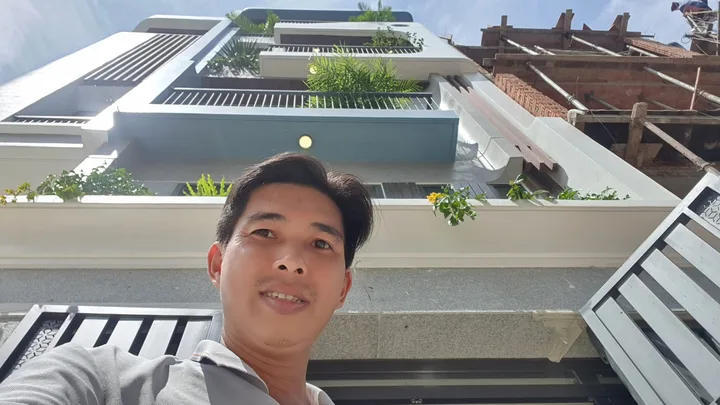 Vị trí  đẹp, hxt 7m thông tứ tung,khu nhà cao tầng,ngay lê Văn Quới,5pn, 5wc,ban công mỗi tầng, sân thượng trước+sau ôtô ngủ trong nhà,pk rộng, p bếp riêng biệt ,Full nội thất cao cấp