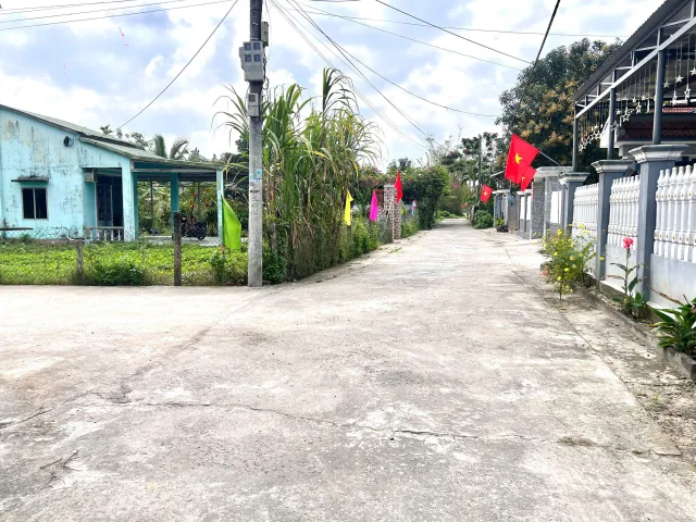 LÔ ĐẤT NỀN CÁCH CHỢ LỆ TRẠCH 2KM – KHU VỰC HÒA TIẾN CŨ - BỀ NGANG 7M CHUẨN XÂY NHÀ VƯỜN