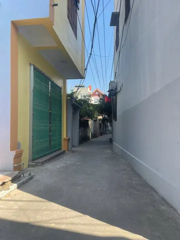 Mhaf đẹp 3 tầng kim bảng, gàn nhà văn hoá, chợ, an ninh tốt, hàng xóm thân thiện , tiện ích bạt ngàn.