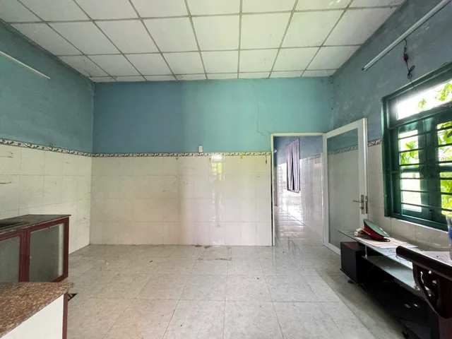 Bán nhà vườn Đức Hoà Đông 
- DT: 10x42 
Giá chỉ 1ty990 
. Oto đến nhà. Gần Trần Anh Mỹ Hạnh