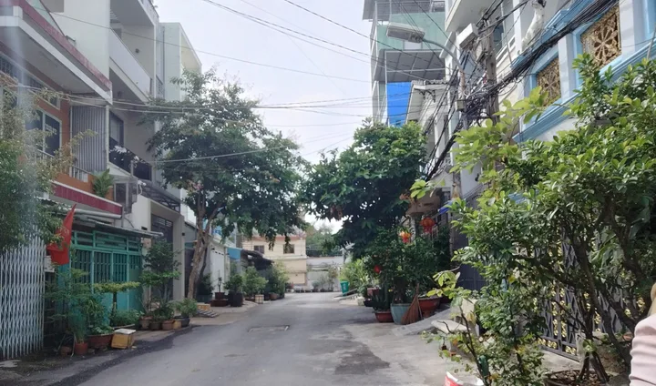 NHÀ ĐẸP- GẦN  AEON MALL BÌNH TÂN-MỚI TOANH 5 TẦNG HẺM XE TẢI. GIÁ CHỈ NHỈNH 6 TỶ.