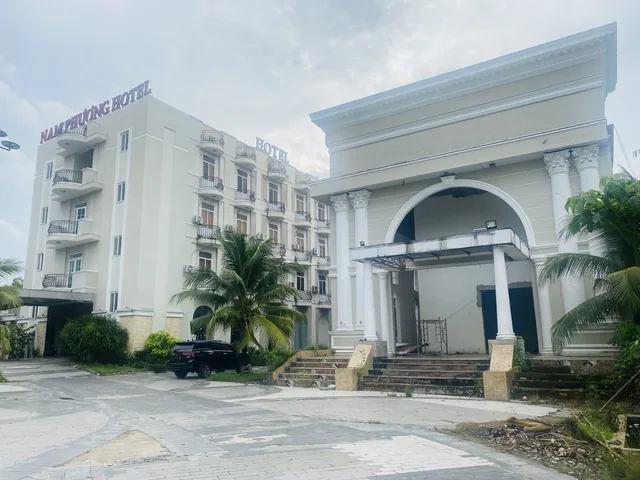 Bán Khách sạn Nam Phương - Tân Hương Tiền Giang, mặt tiền Quốc Lộ 1A, ngay cổng khu công nghiệp Tân Hương