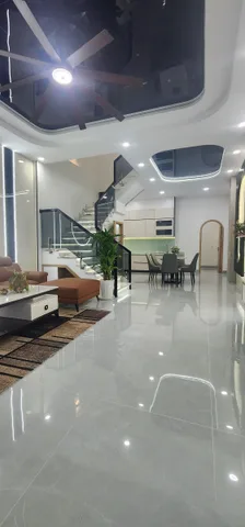 BÁN NHÀ SÁT HUƠ.G LỘ 2 - NGÃ TƯ 4 XÃ - HẺM XE HƠI - ( 5X14M )