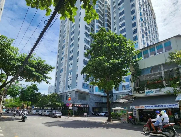 Bán nhà 2 mặt tiền Tô Hiến Thành- TTTP Nha Trang. Cung đường đắc địa . DT 300,1m2. Ngang 13,5m
