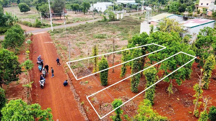 BÁN ĐẤT KHÁNH XUÂN - NGUYỄN THỊ ĐỊNH ĐƯỜNG VÀO PHIM TRƯỜNG XINH