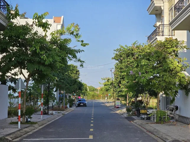 Chốt nhanh lô 100m2 giá 12tr/m2 ngay đại đô thị vệ tinh Sân Bay Long Thành sổ sẵn trao tay