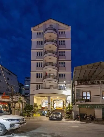 BÁN KHÁCH SẠN 3 SAO đường Lê Đại Hành, Đà Lạt 200 TỶ