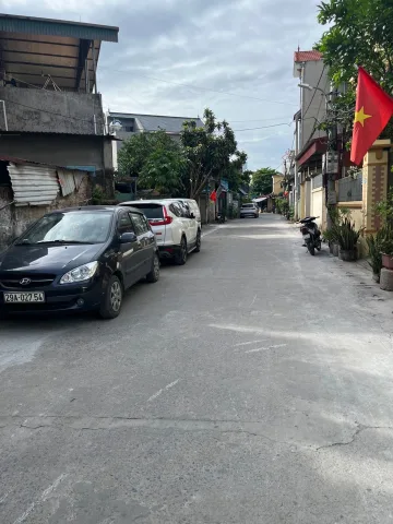 💥💥Nhà cấp 4– NHinh 5 tỷ 8 trục chính – ô tô tránh – kinh doanh tốt – cơ hội đầu tư và an cư lý tưởng tại 
🌹📍 Vị trí: Đặng Xá, Gia Lâm, Hà Nội
📐 Diện tích: 46m²
📏 Mặt tiền: 4,5m
🏠 Nhà xây kiên cố, công năng đầy đủ
🚗 Đường rộng, ô tô tránh nhau thoải m