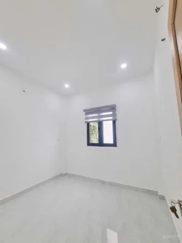 Cần bán nhà gấp ở phường Hiệp Phú, Quận 9, 40m2 gồm 2PN, 2WC