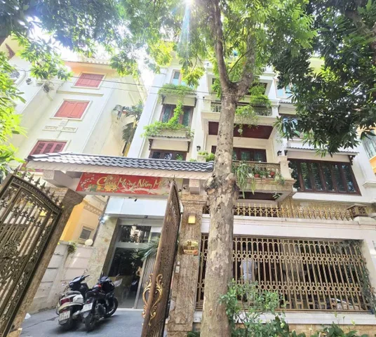 78 TỶ BIỆT THỰ VIP 198M2 BT5 X2 BẮC LINH ĐÀM - MT 15.5M - THANG MÁY NHẬP - VỈA HÈ RỘNG - SÁT HỒ ĐIỀU HÒA - DUY NHẤT XÂY 5 TẦNG